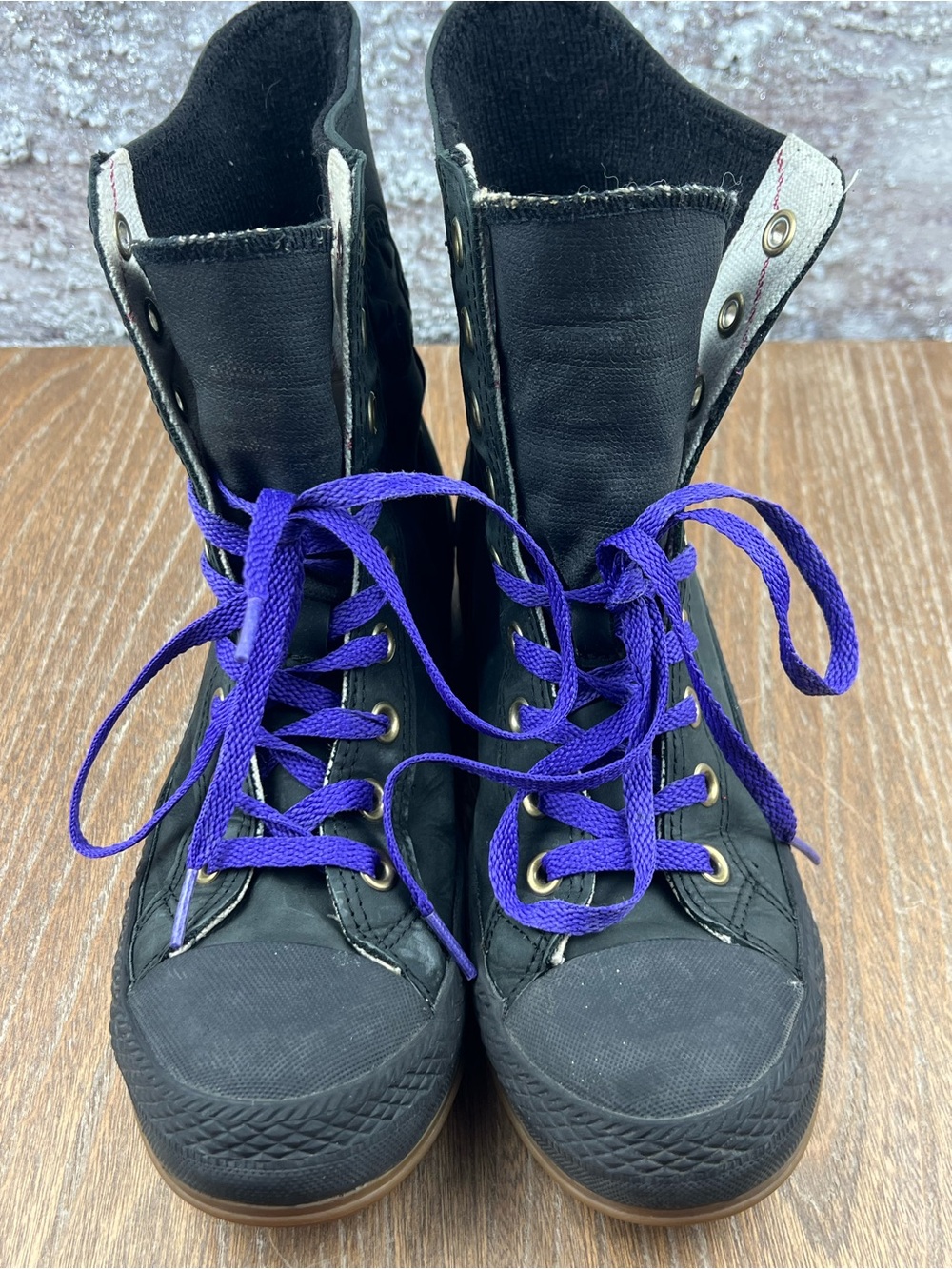 601 Converse Black leather High-Top Sneakers with Purple Laces 7.5 women’s